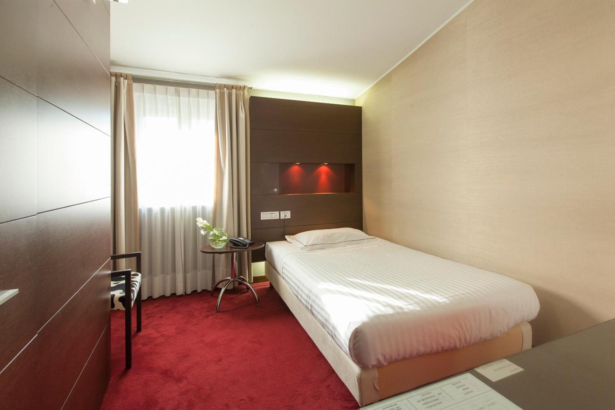 Inverigo Hotel Habitación foto