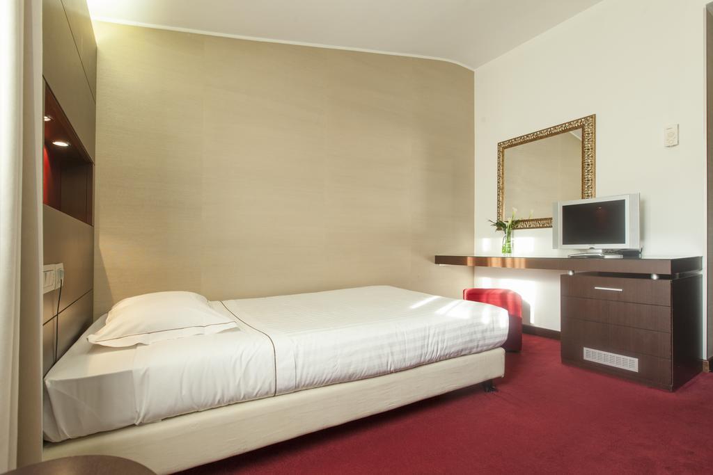 Inverigo Hotel Habitación foto